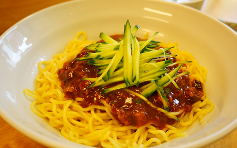 ジャージャー麺